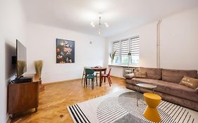 Metro Plac Wilsona Etno Apartament By Bookinghost